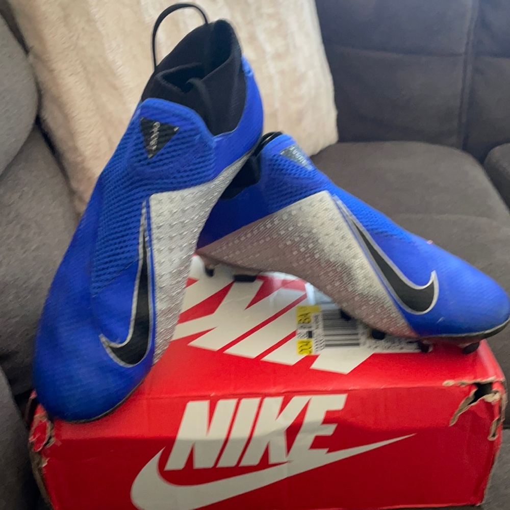 Nike cleat 7.5
